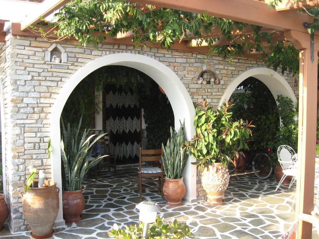 Pension Irini-Vicky Chora  Exterior photo