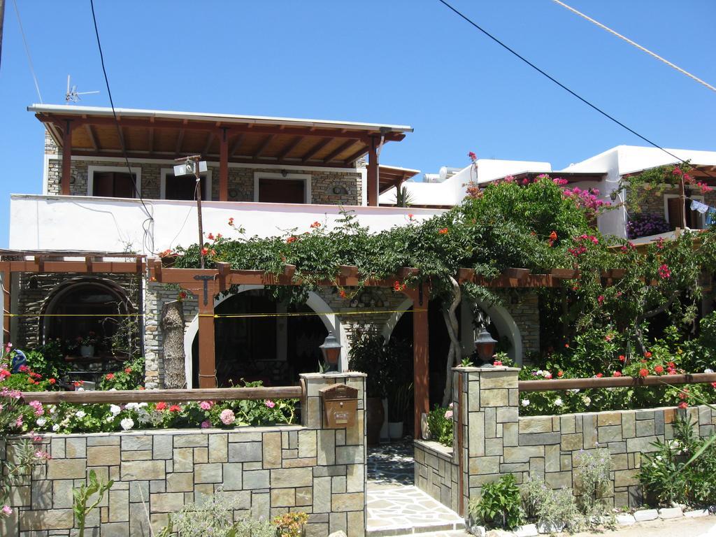 Pension Irini-Vicky Chora  Exterior photo