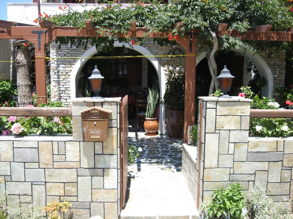 Pension Irini-Vicky Chora  Exterior photo