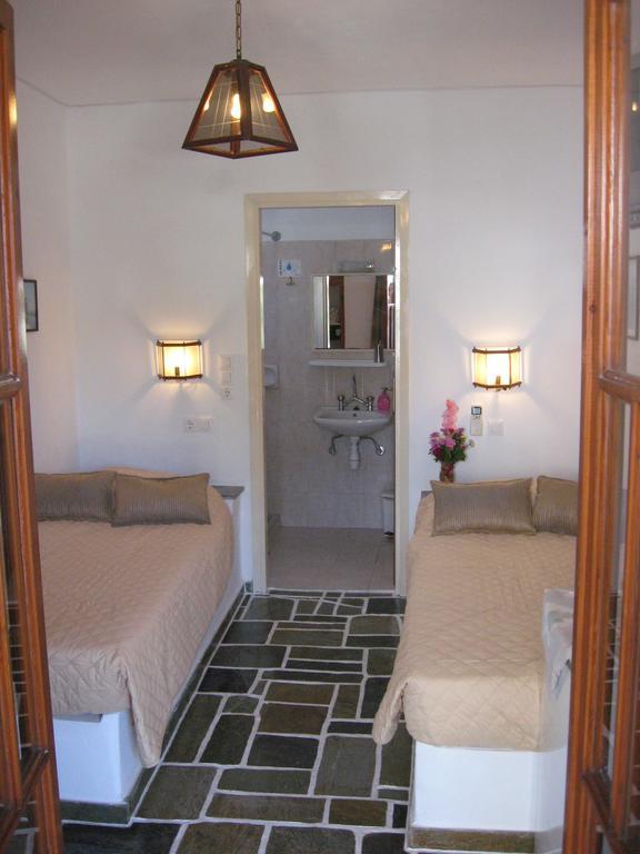 Pension Irini-Vicky Chora  Exterior photo