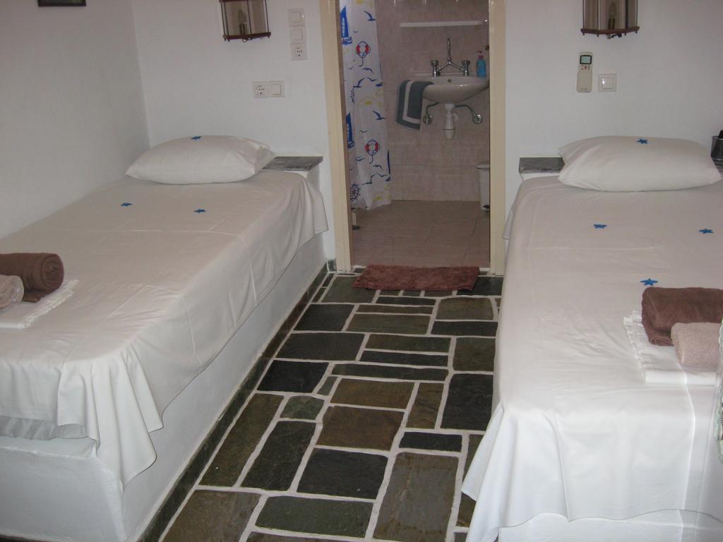Pension Irini-Vicky Chora  Exterior photo